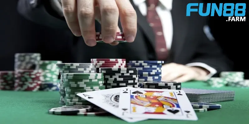 Bluff là gì? Làm sao để áp dụng kỹ thuật này 1 cách hiệu quả 2 bluff-la-gi-va-tai-sao-lai-quan-trong-trong-poker